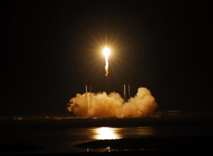 SpaceX-Dragon-launch